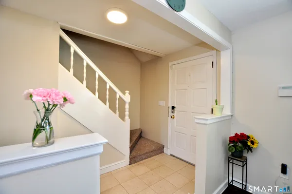 $729,900 | 25 Hampshire Drive, Glastonbury, CT 06033