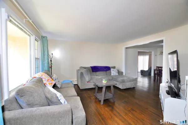 $729,900 | 25 Hampshire Drive, Glastonbury, CT 06033