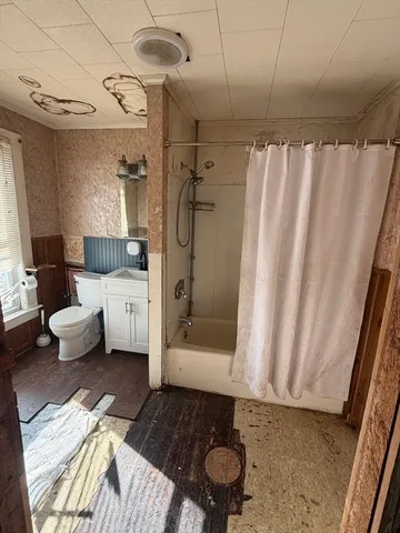 $275,000 | 130-132 School Street South, Barre, MA 01074