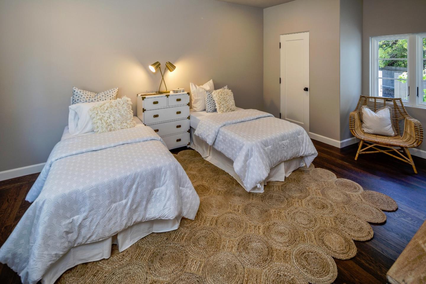 20 Drayton Road Hillsborough, CA 94010 - Photo 16 of 25 Gallery Image 16