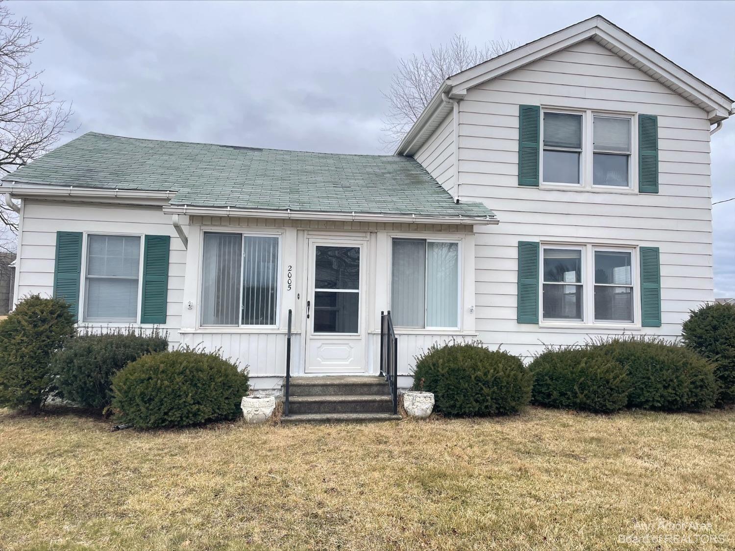 2005 Pinckney Road, Unit 2 Howell, MI 48843 - Photo 1 of 11 Front Ex.