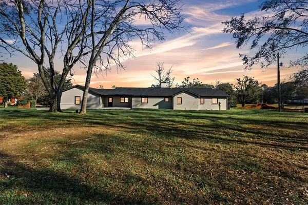 $690,000 | 32 Church Street, Taylorsville, GA 30178