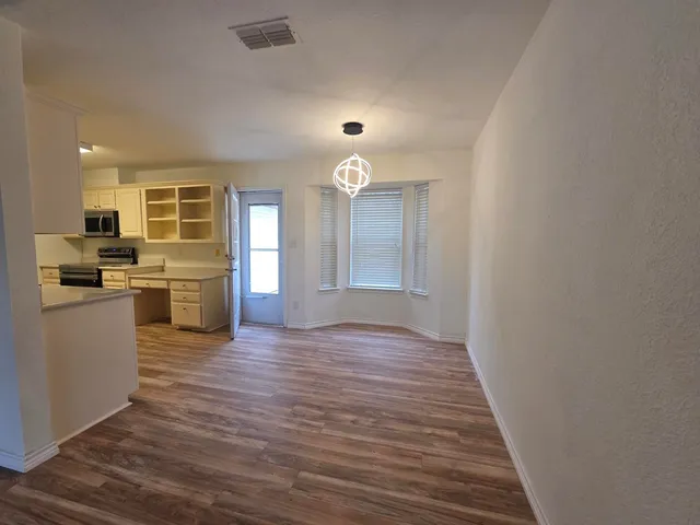 $2,450 | 1303 Malibu Drive, Kerrville, TX 78028