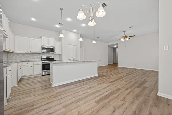 $1,795 | 15059 Meadow Glen North, Conroe, TX 77306