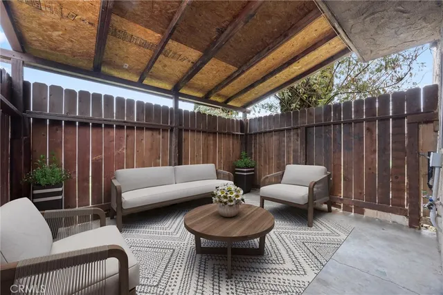 $199,000 | 5908 Almendra Court, Unit C, Bakersfield, CA 93309