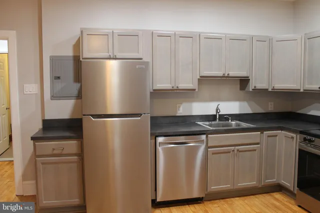 $1,975 | 415 West Broad Street, Quakertown, PA 18951