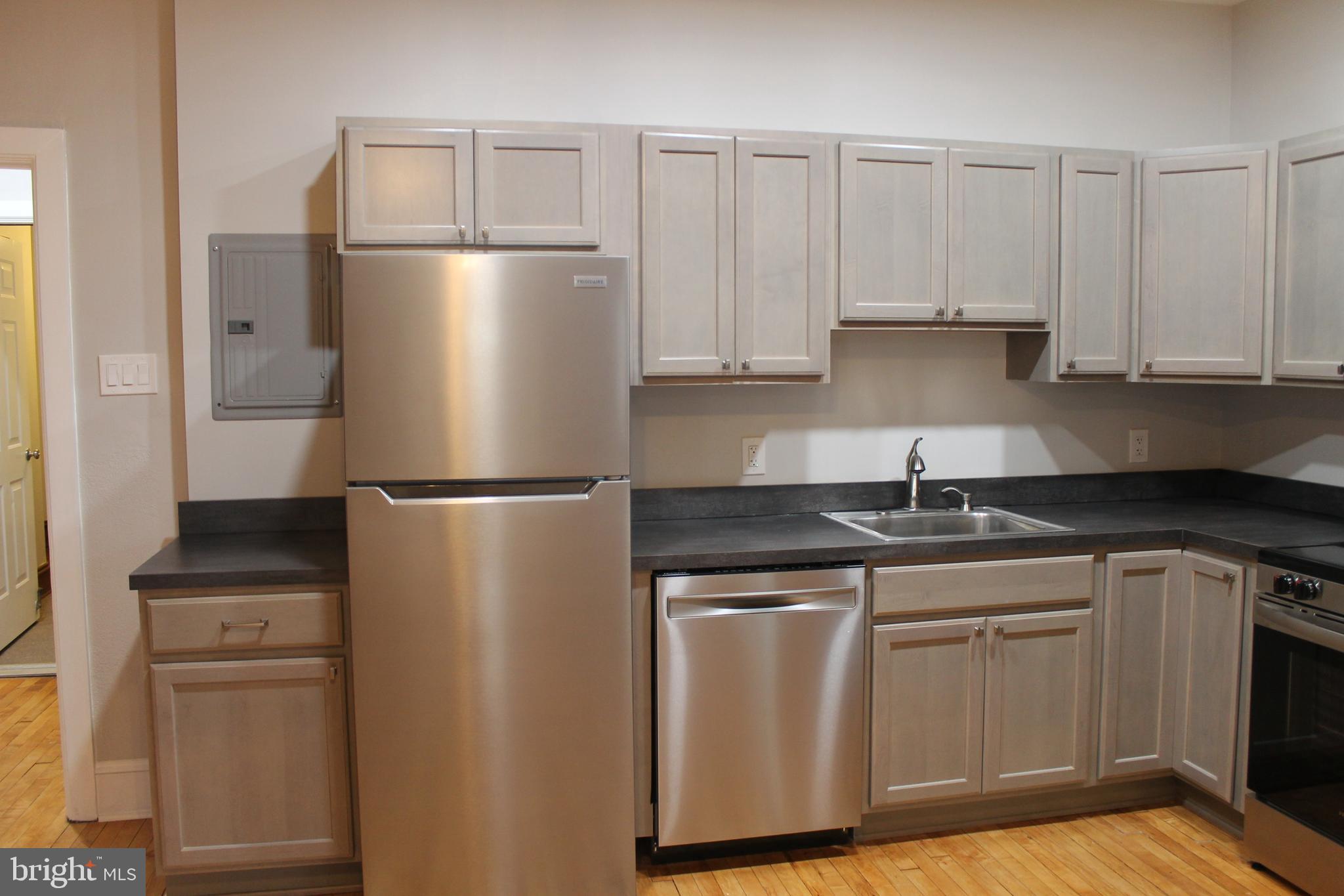 415 West Broad Street Quakertown, PA 18951 - Photo 17 of 28 Stainless Steel Appliances
