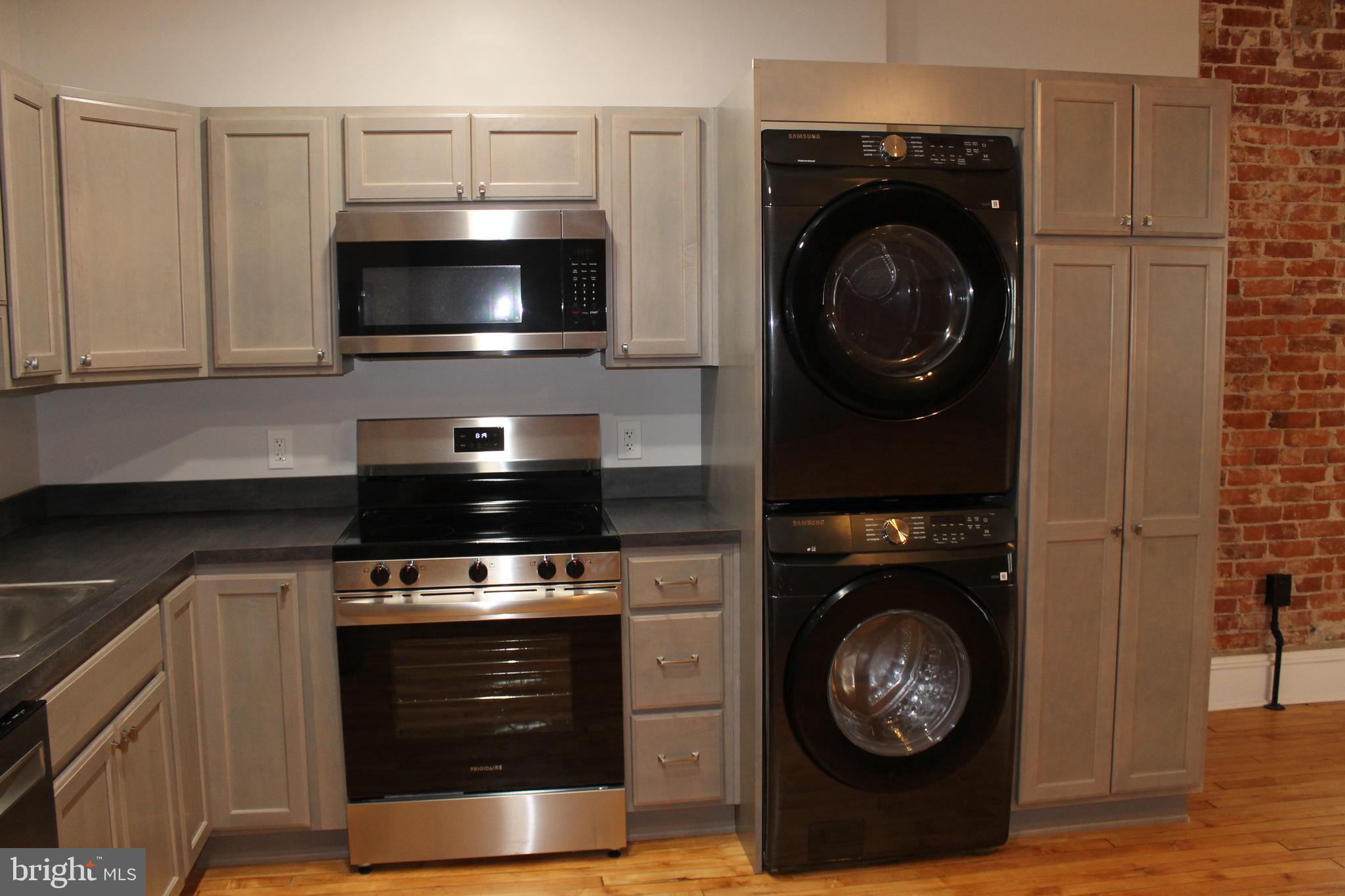 415 West Broad Street Quakertown, PA 18951 - Photo 18 of 28 Washer/Dryer Included