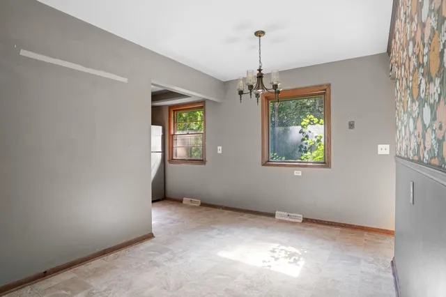 $400,000 | 14901 Highway 7, Minnetonka, MN 55345