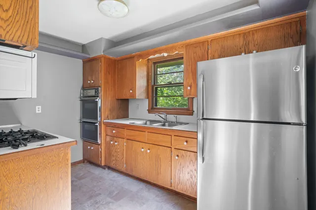 $400,000 | 14901 Highway 7, Minnetonka, MN 55345