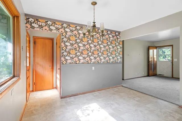 $400,000 | 14901 Highway 7, Minnetonka, MN 55345