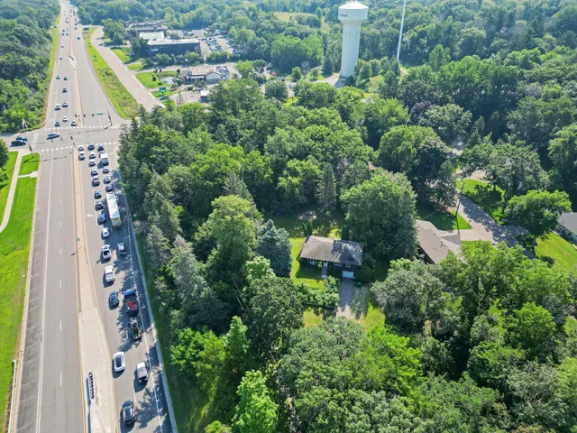 $400,000 | 14901 Highway 7, Minnetonka, MN 55345