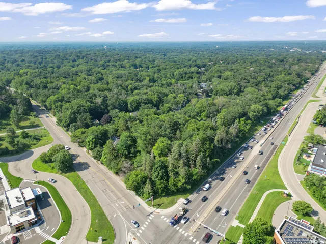 $400,000 | 14901 Highway 7, Minnetonka, MN 55345