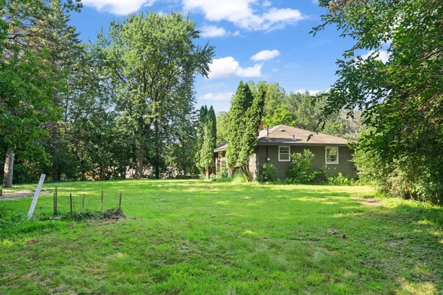 $400,000 | 14901 Highway 7, Minnetonka, MN 55345