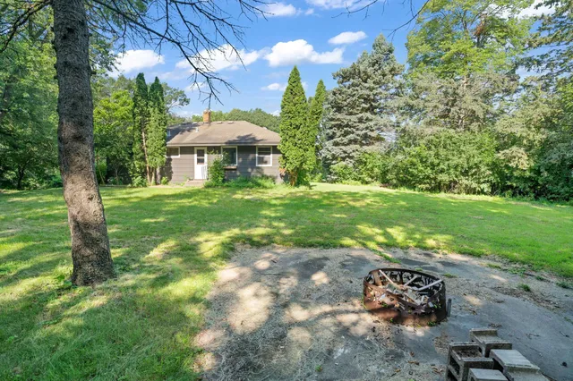 $400,000 | 14901 Highway 7, Minnetonka, MN 55345