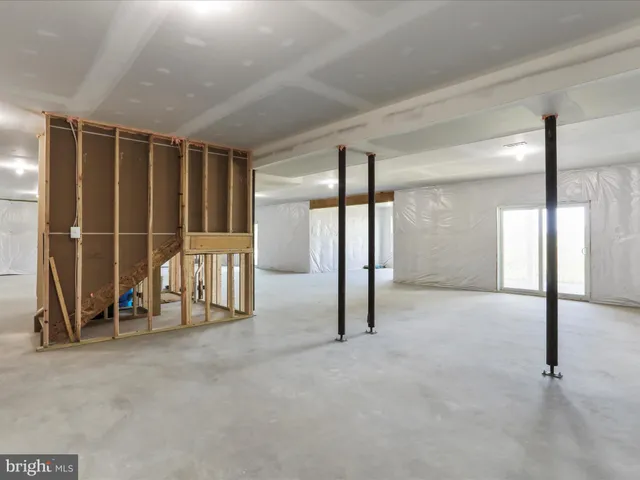 $1,350,000 | 265 Haventree Terrace, Falling Waters, WV 25419