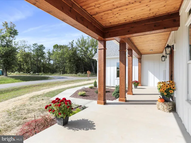 $1,350,000 | 265 Haventree Terrace, Falling Waters, WV 25419