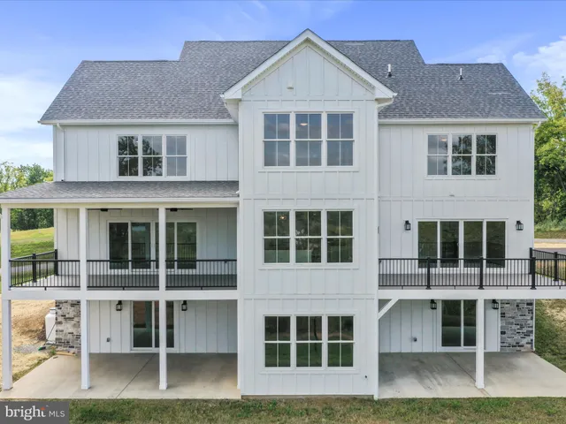 $1,350,000 | 265 Haventree Terrace, Falling Waters, WV 25419