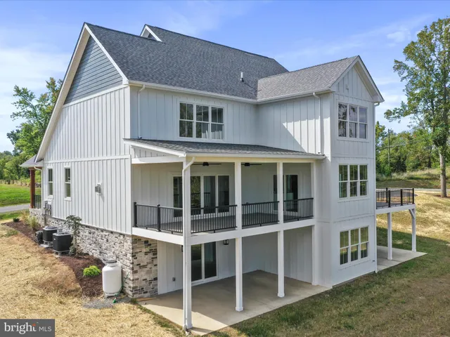 $1,350,000 | 265 Haventree Terrace, Falling Waters, WV 25419