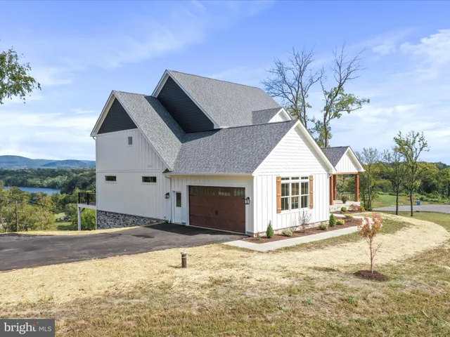 $1,350,000 | 265 Haventree Terrace, Falling Waters, WV 25419