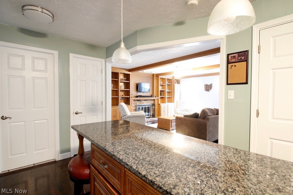 28207 Knickerbocker Road Bay Village, OH 44140 - Photo 6 of 34 Gallery Image 6