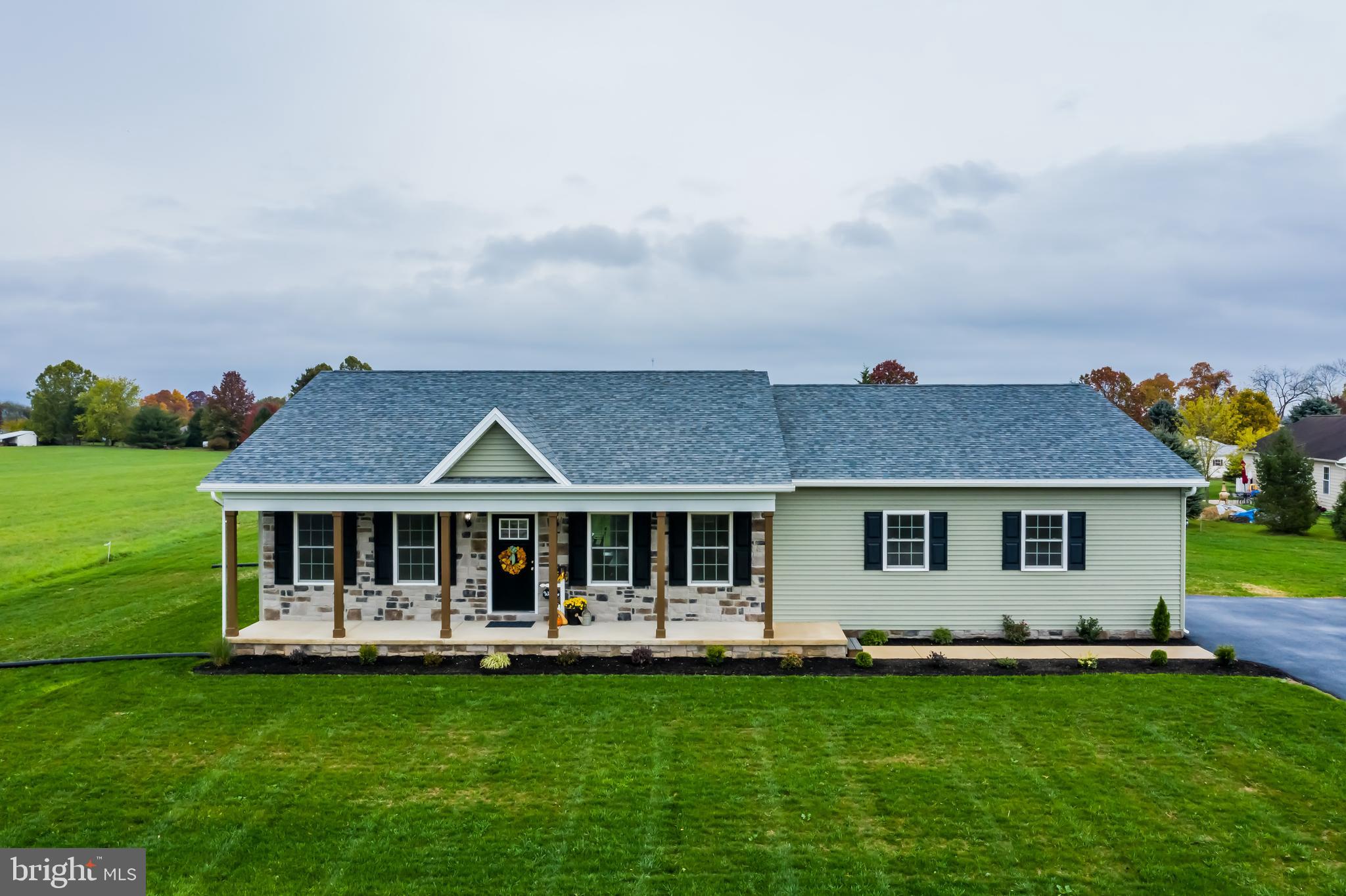 Beautiful street appeal with new plush lawn