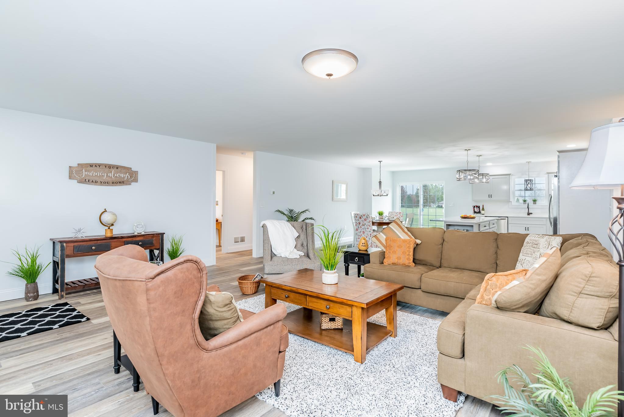 Step into the fabulous open layout!