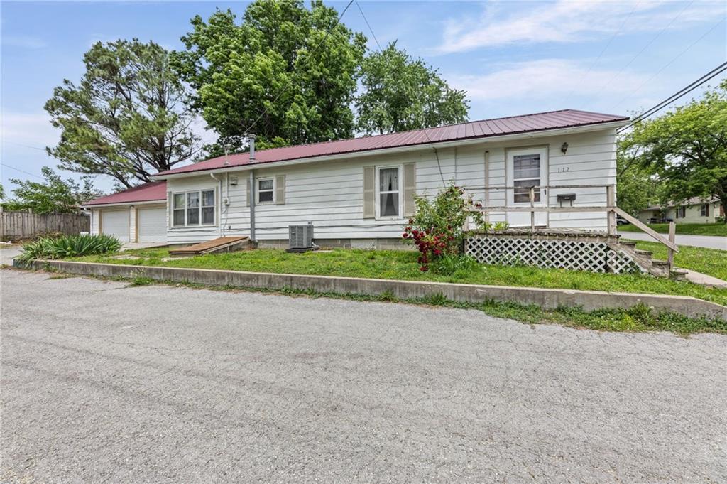112 South Locust Street Cameron, MO 64429 - Photo 2 of 27