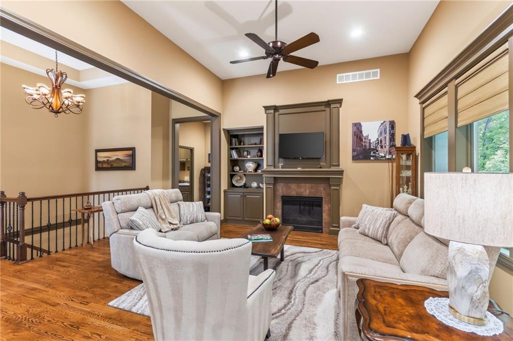 9657 Lime Stone Road Parkville, MO 64152 - Photo 3 of 33