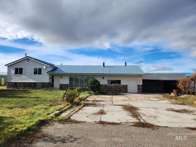 $389,000 | 3211 Highway 201, Nyssa, OR 97913