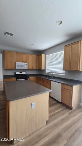 $2,850 | 1693 East Ebony Place, Chandler, AZ 85286