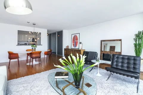 $425,000 | 330 West Diversey Parkway, Unit 1908, Chicago, IL 60657