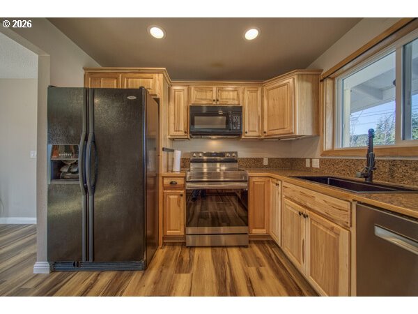 2950 Greenbriar Street Reedsport, OR 97467 - Photo 12 of 47 Kitchen