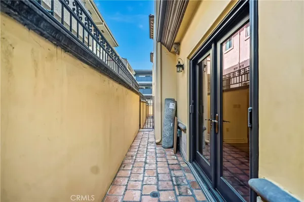 $1,389,999 | 478 South Oakland Avenue, Unit 2, Pasadena, CA 91101