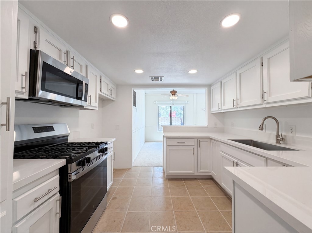 441 Tepatitlan Court Ridgecrest, CA 93555 - Photo 2 of 27