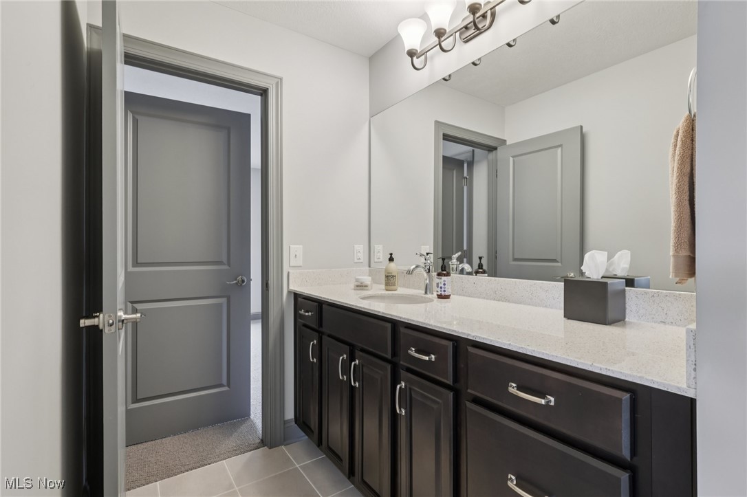 7412 Villa Ridge Chagrin Falls, OH 44023 - Photo 32 of 47 Bathroom w/ access to 3rd Bedroom