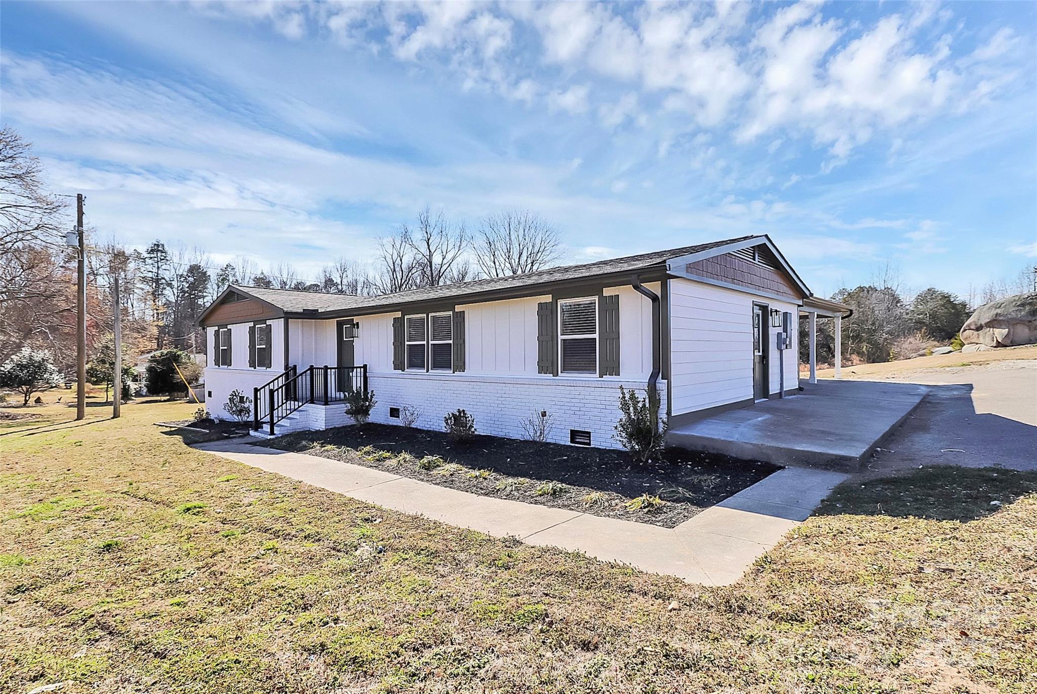 2159 Greenleaf Road Clover, SC 29710 - Photo 4 of 46