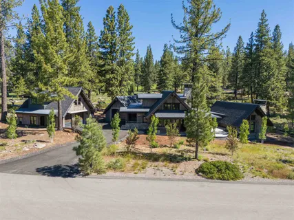 $6,300,000 | 561 Stewart McKay, Truckee, CA 96161