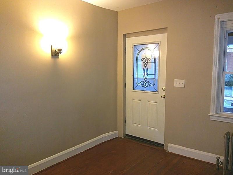 3903 Woodridge Road Baltimore, MD 21229 - Photo 17 of 27 View