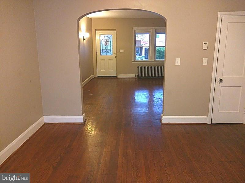 3903 Woodridge Road Baltimore, MD 21229 - Photo 7 of 27 Dining Room