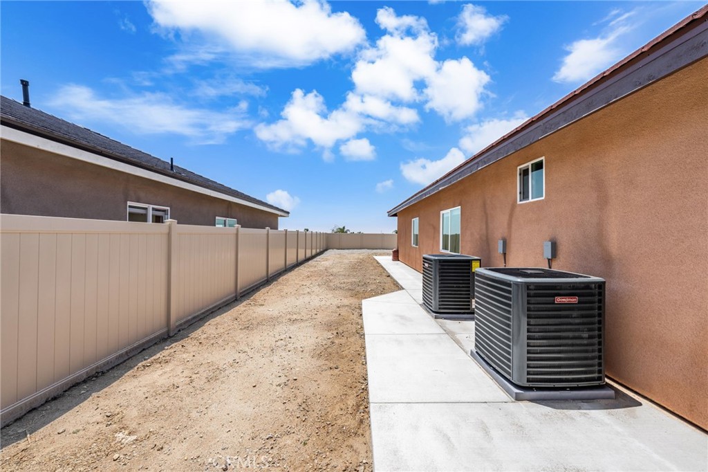 1243 Ansley Lane Mentone, CA 92359 - Photo 23 of 24 a view of a balcony