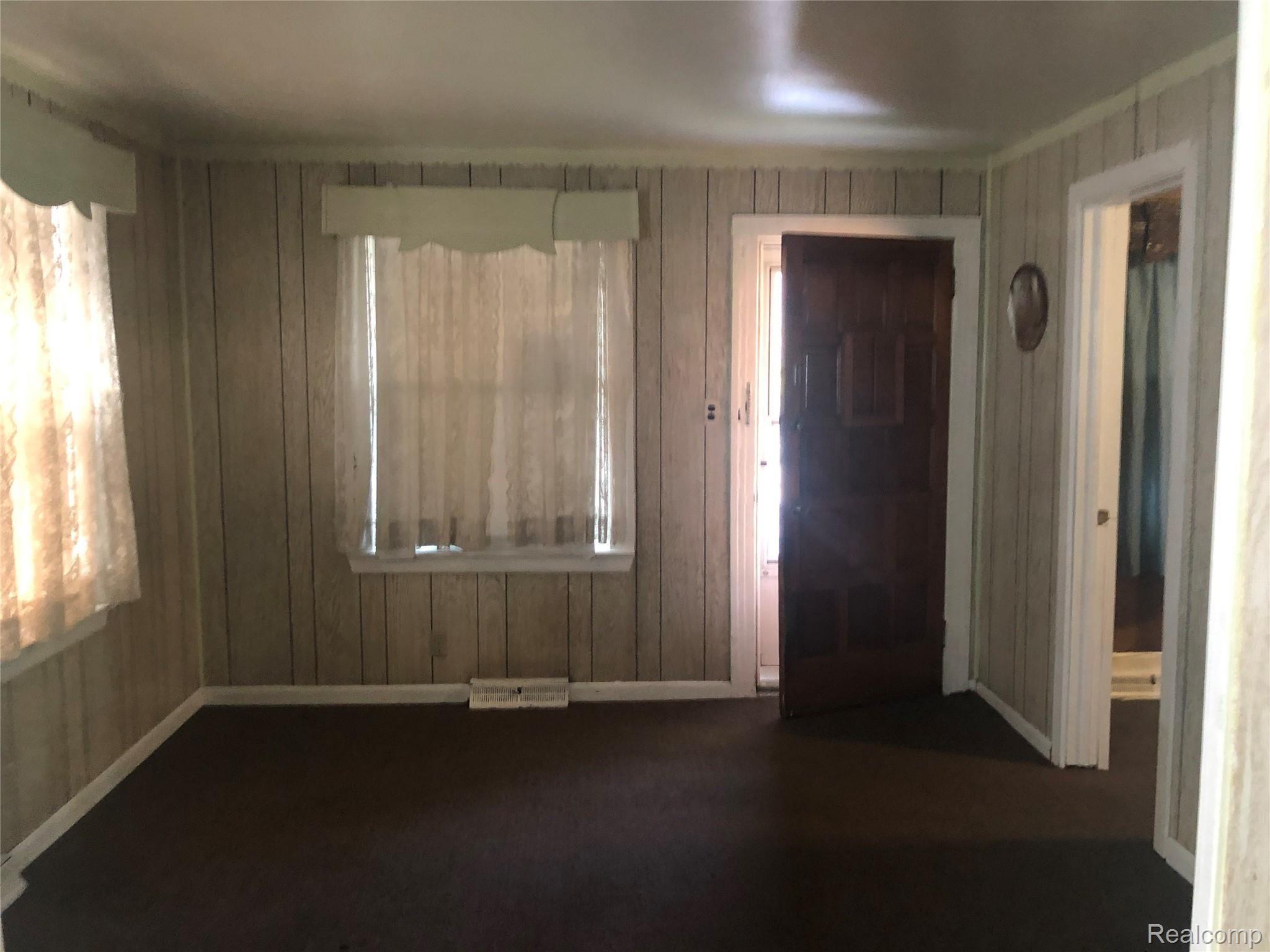5696 Addison Street Detroit, MI 48210 - Photo 9 of 10 DEB60D7E-7E87-4E02-9A8A-7F62CB7B5AC1.jpeg