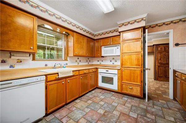 $329,900 | 5481 Hwy 107 Pineville La, Pineville, LA 71360