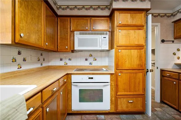 $329,900 | 5481 Hwy 107 Pineville La, Pineville, LA 71360