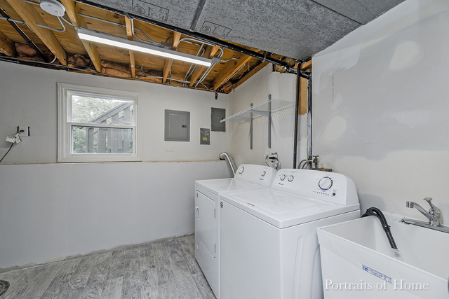 346 Rockhurst Road Bolingbrook, IL 60440 - Photo 19 of 19 a utility room with dryer and washer