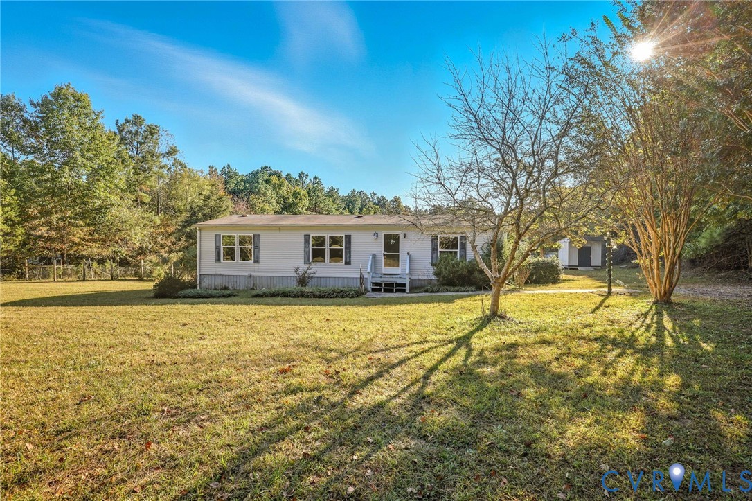 7410 Richmond Road Amelia Court House, VA 23002 - Photo 37 of 39 a view of a house with pool and a yard