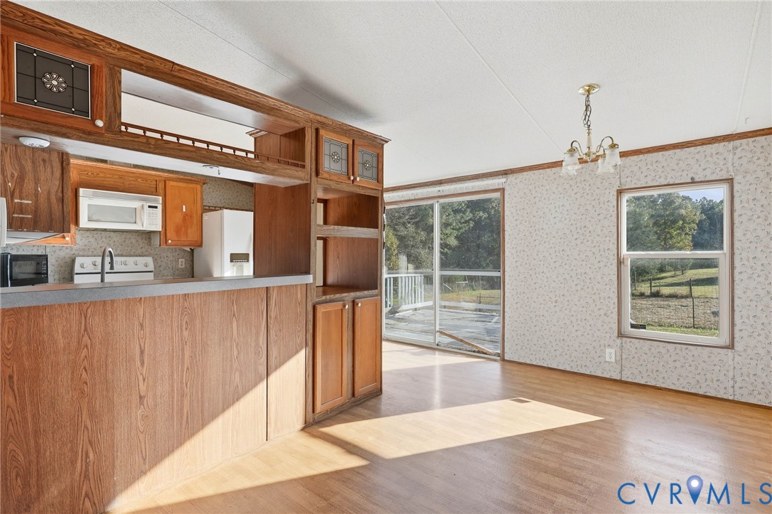 7410 Richmond Road Amelia Court House, VA 23002 - Photo 8 of 39 a view of an entryway with a floor to ceiling window