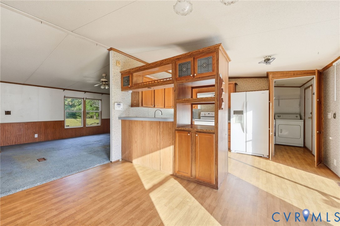 7410 Richmond Road Amelia Court House, VA 23002 - Photo 9 of 39 a spacious bathroom with a shower and a sink