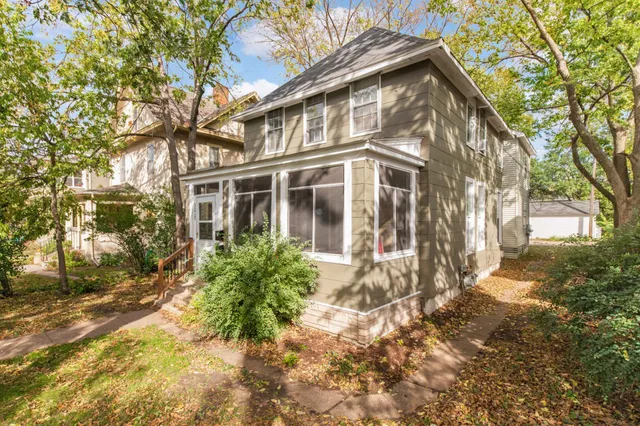 $525,000 | 3217 Dupont Avenue South, Minneapolis, MN 55408