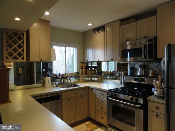 9335 Neil Road, Unit B Philadelphia, PA 19115 - Photo 5 of 18 Gallery Image 5